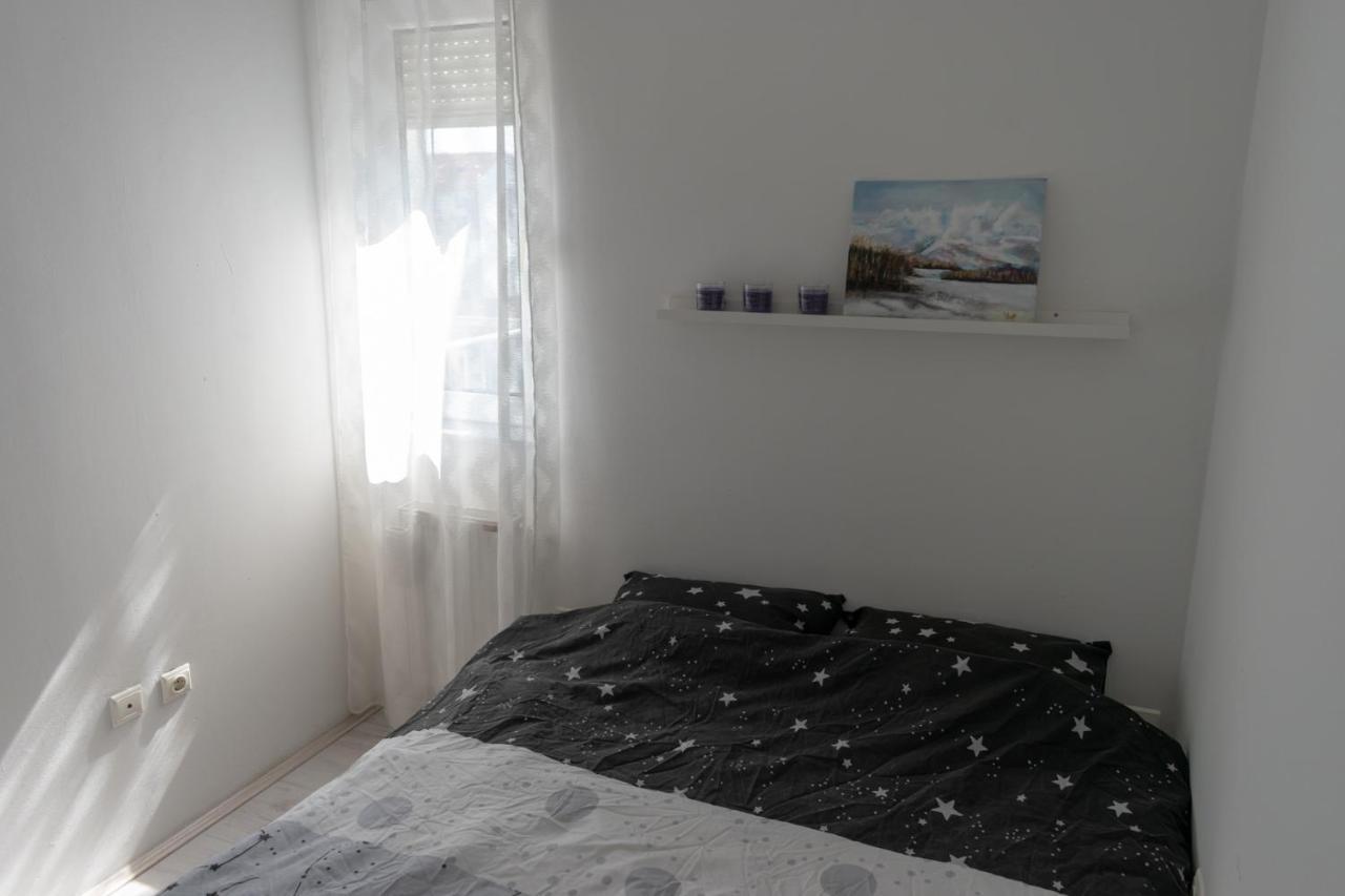 Stan Na Dan 021 Apartamento Novi Sad Exterior foto