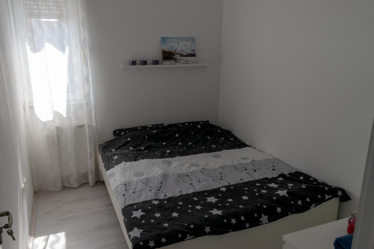 Stan Na Dan 021 Apartamento Novi Sad Exterior foto