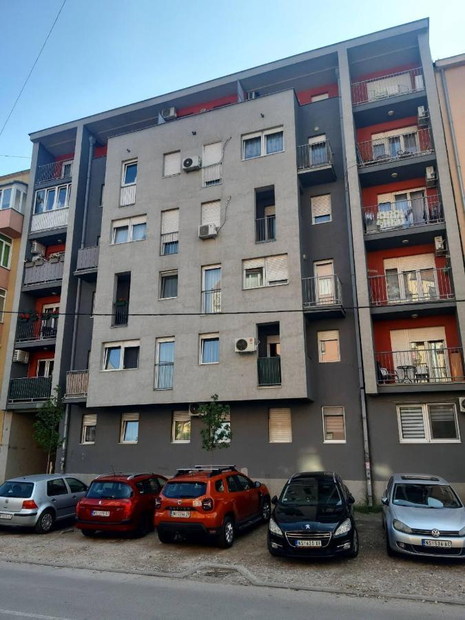 Stan Na Dan 021 Apartamento Novi Sad Exterior foto